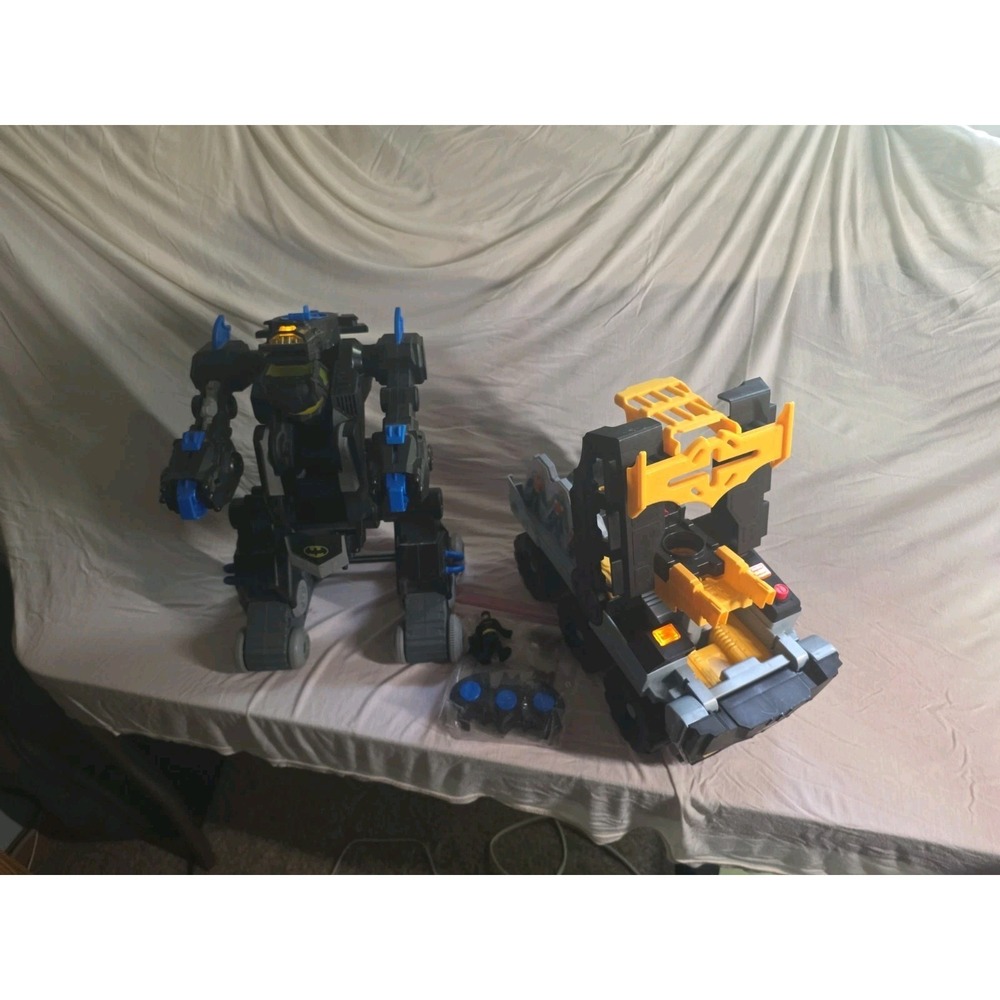 Imaginext DC Super Friends, RC Transforming Bat-bot, Bat-tank, And Figure